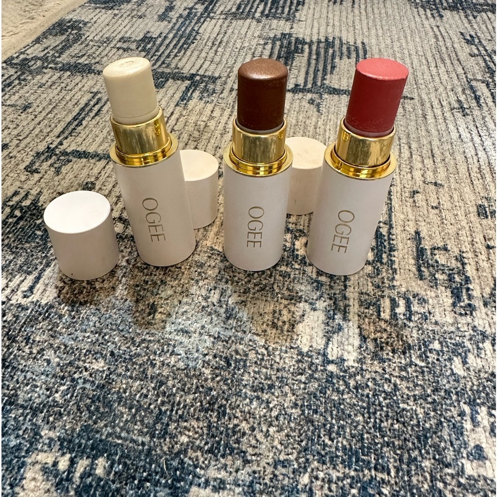 OGEE sculpted face stick color 1081 Rose Quartz, 1033 Copper, and 1027 Opal